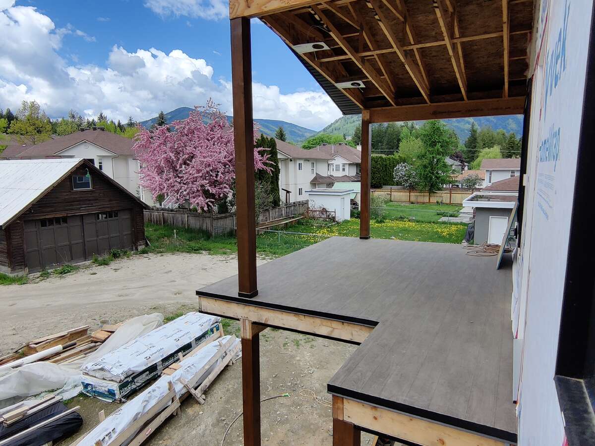 Upper Floor - Deck