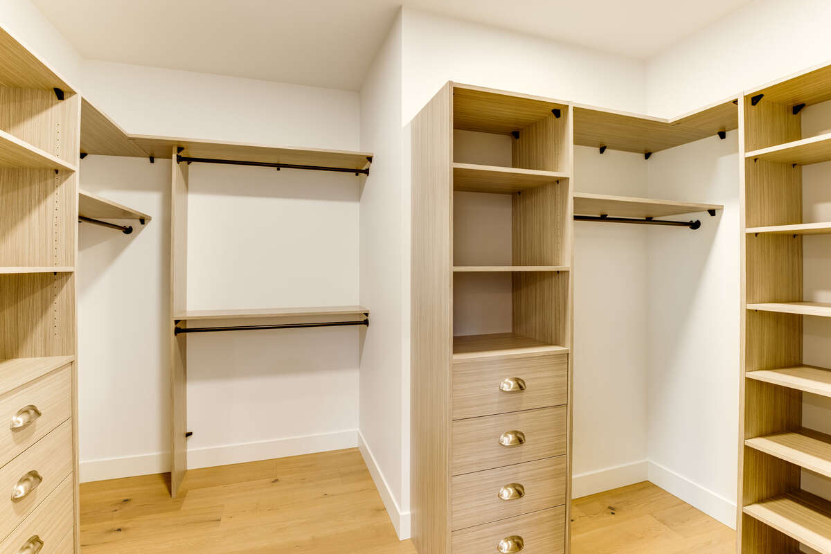 Walk in closet