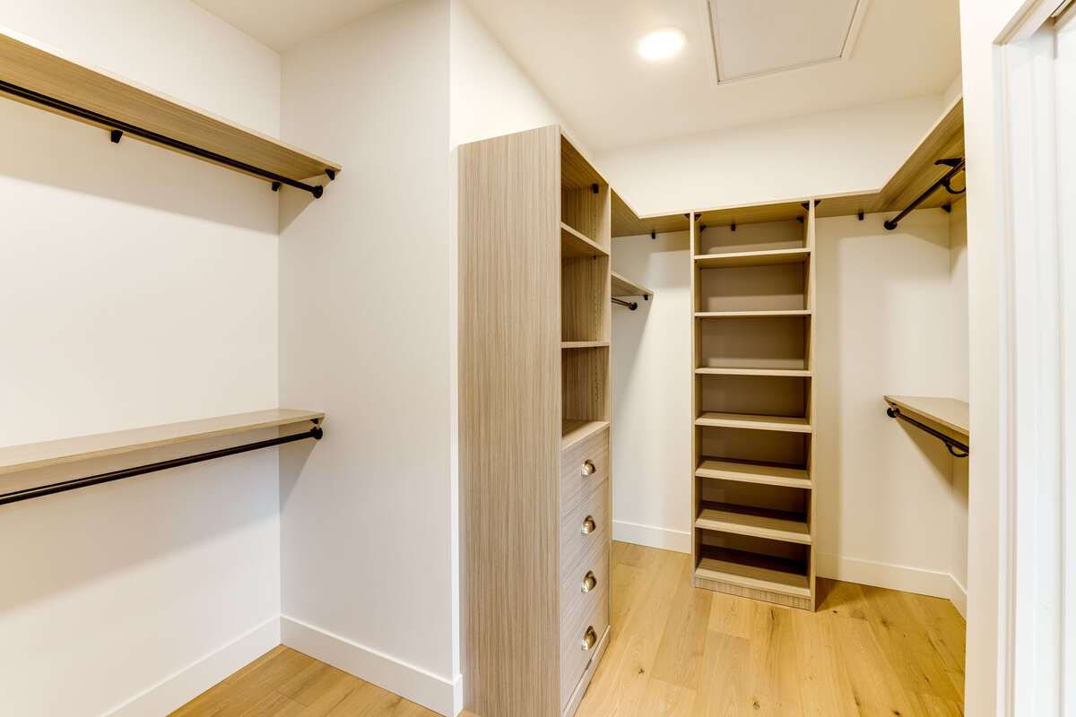 Walk in closet