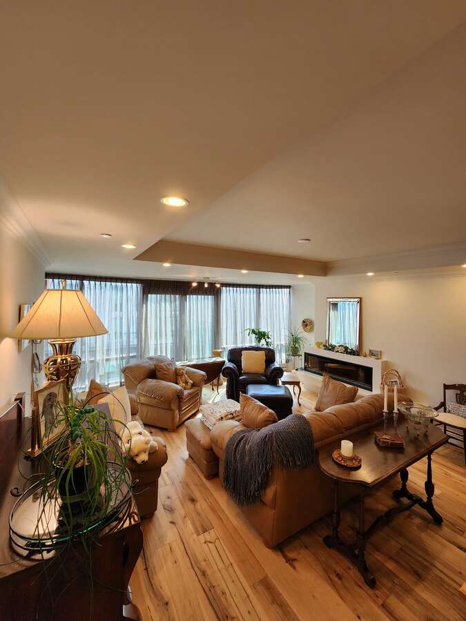 Tired of new "modern" layouts? This traditional layout is generous and practical.