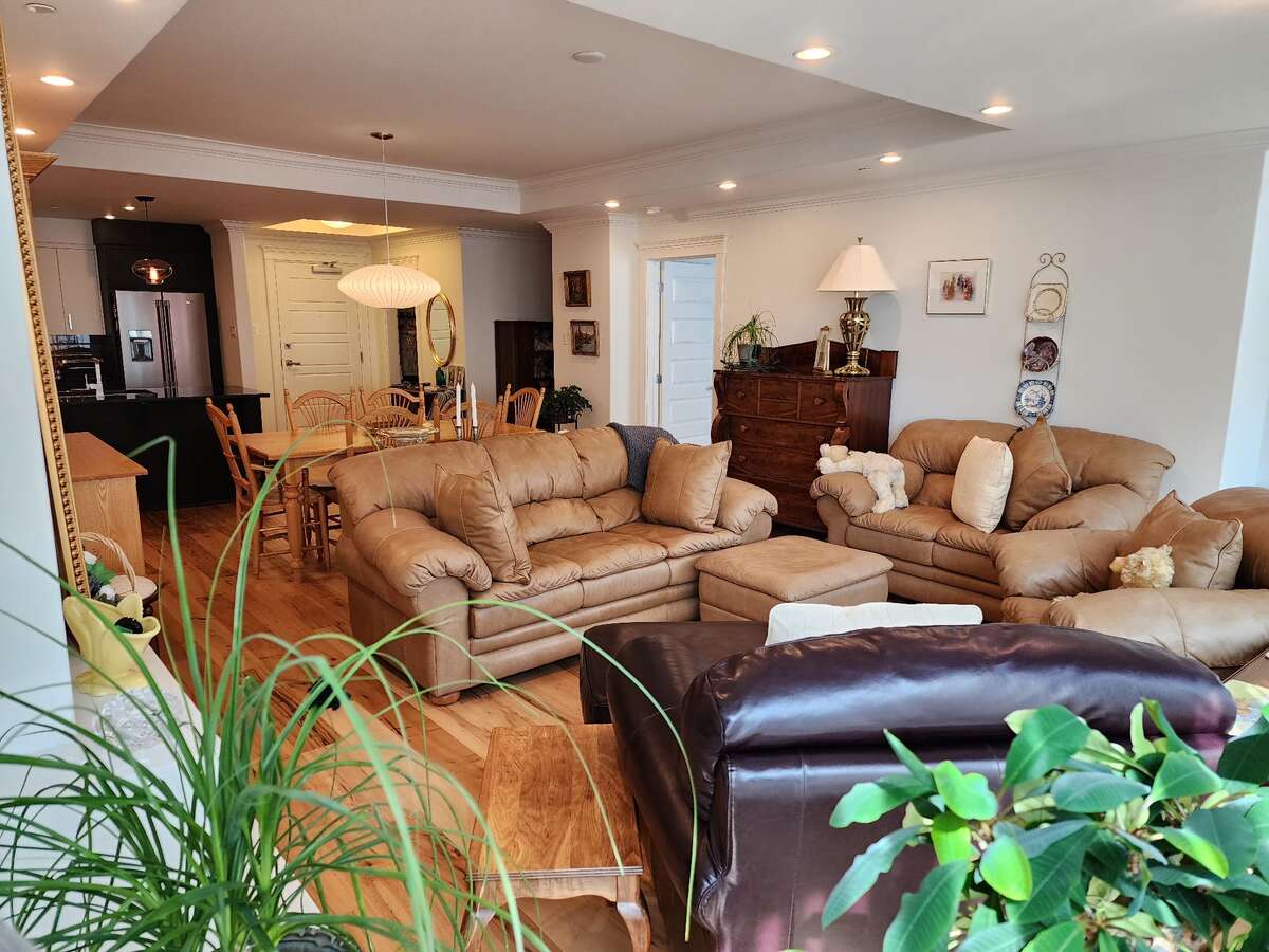Tired of new "modern" layouts? This traditional layout is generous and practical.