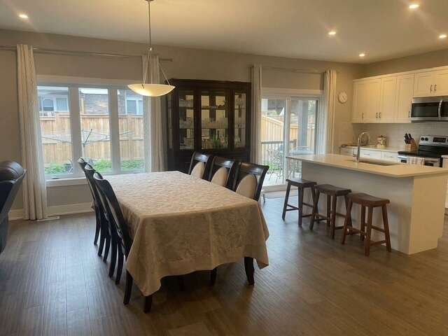 Spacious bungalow with finished in-law suite