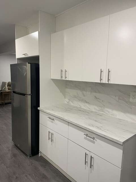 Spacious bungalow with finished in-law suite