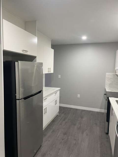 Spacious bungalow with finished in-law suite