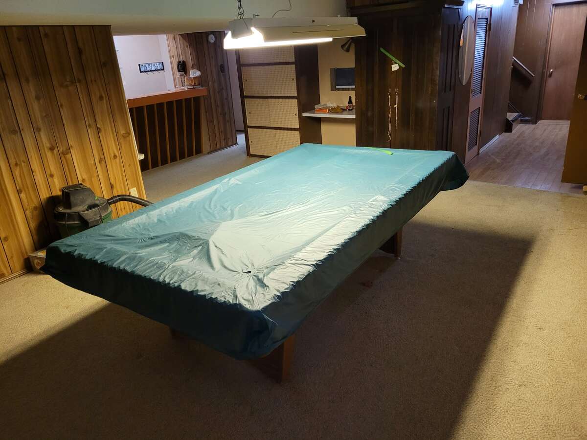 Entertainment area with pool table