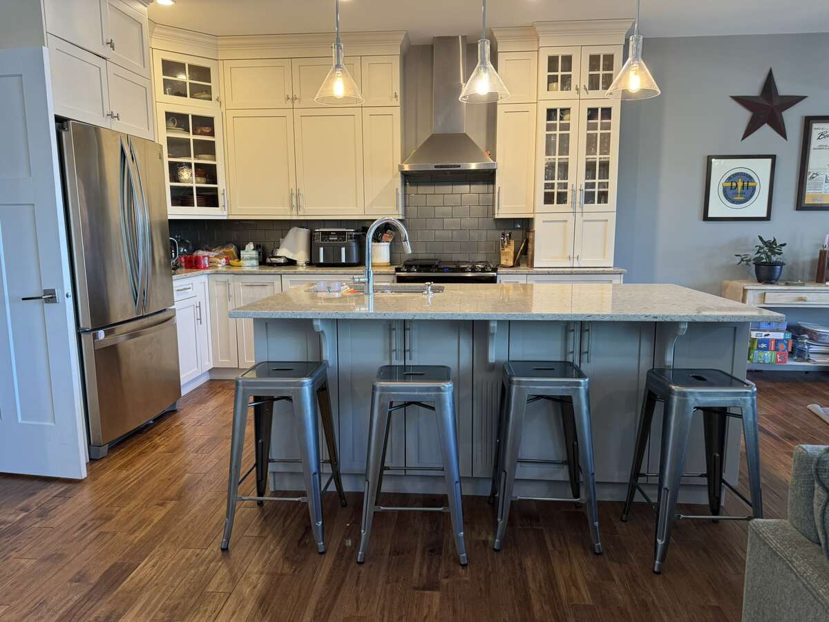 Kitchen island with quartz countertops