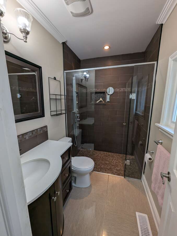 3pc Main Floor Ensuite Bathroom