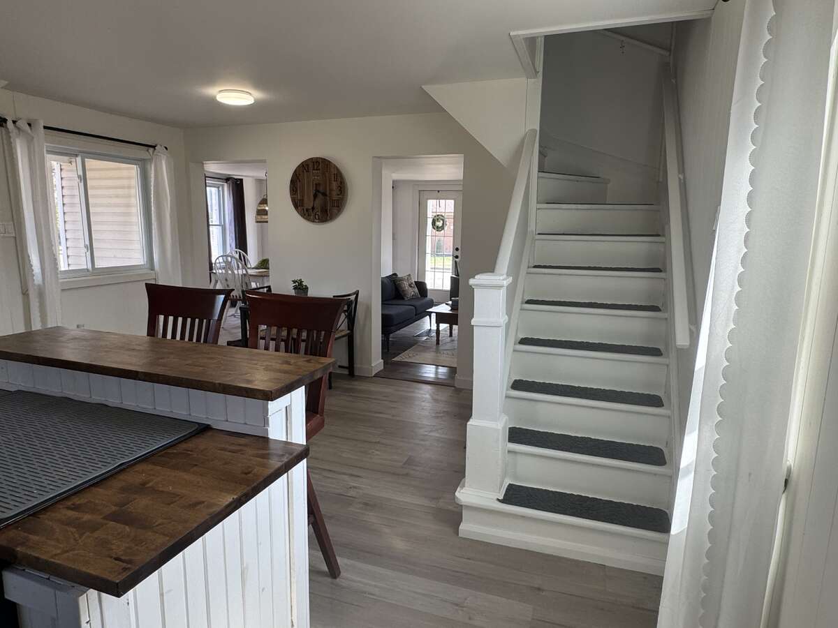 Lakeview Home on 1 acre in town