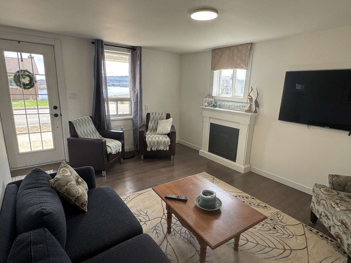 Lakeview Home on 1 acre in town
