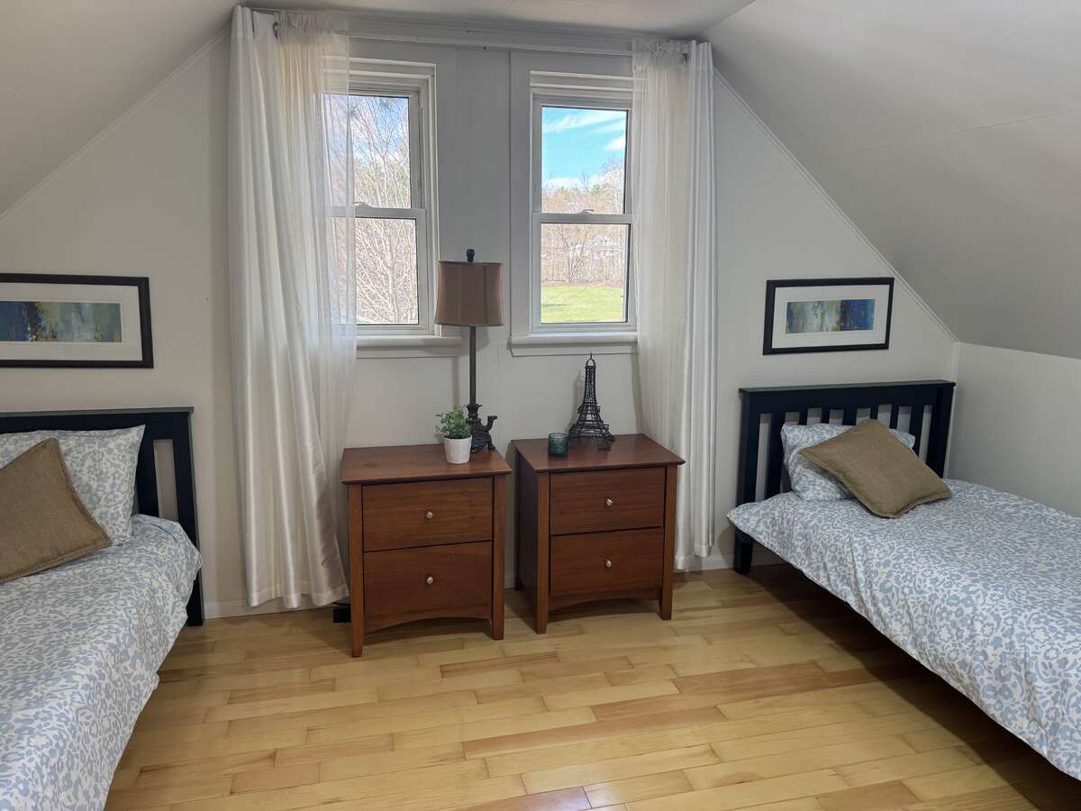 Lakeview Home on 1 acre in town