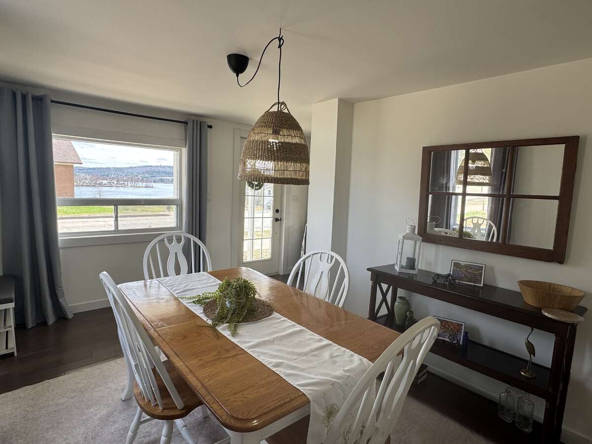 Lakeview Home on 1 acre in town