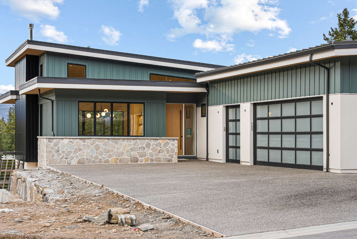 862 Predator Ridge Drive