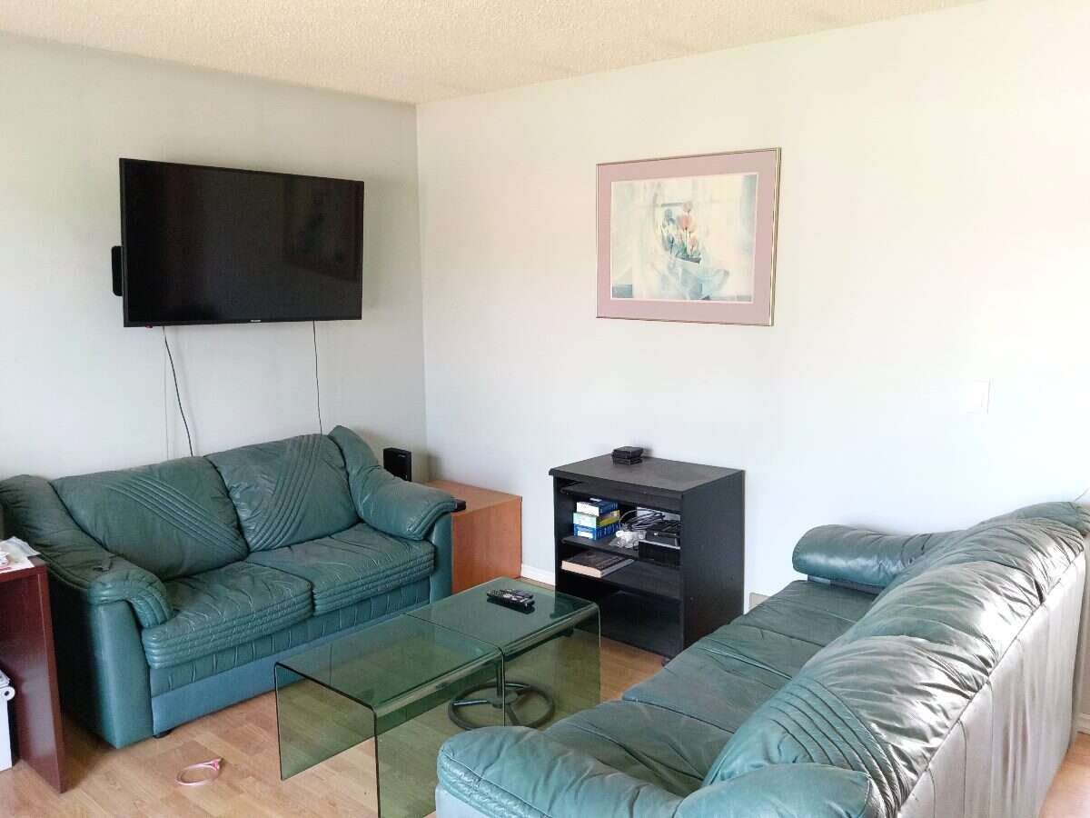 4 bedroom 2 bath home on quiet street in Glen Ross