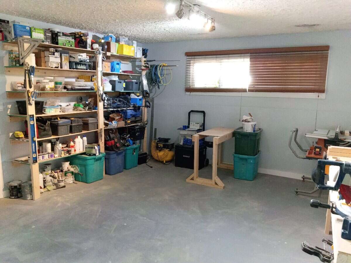 4 bedroom 2 bath home on quiet street in Glen Ross