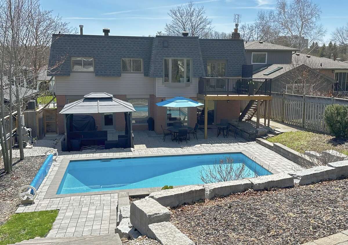 Salt Water 14x26' INGROUND Pool with deep end and LED lights!