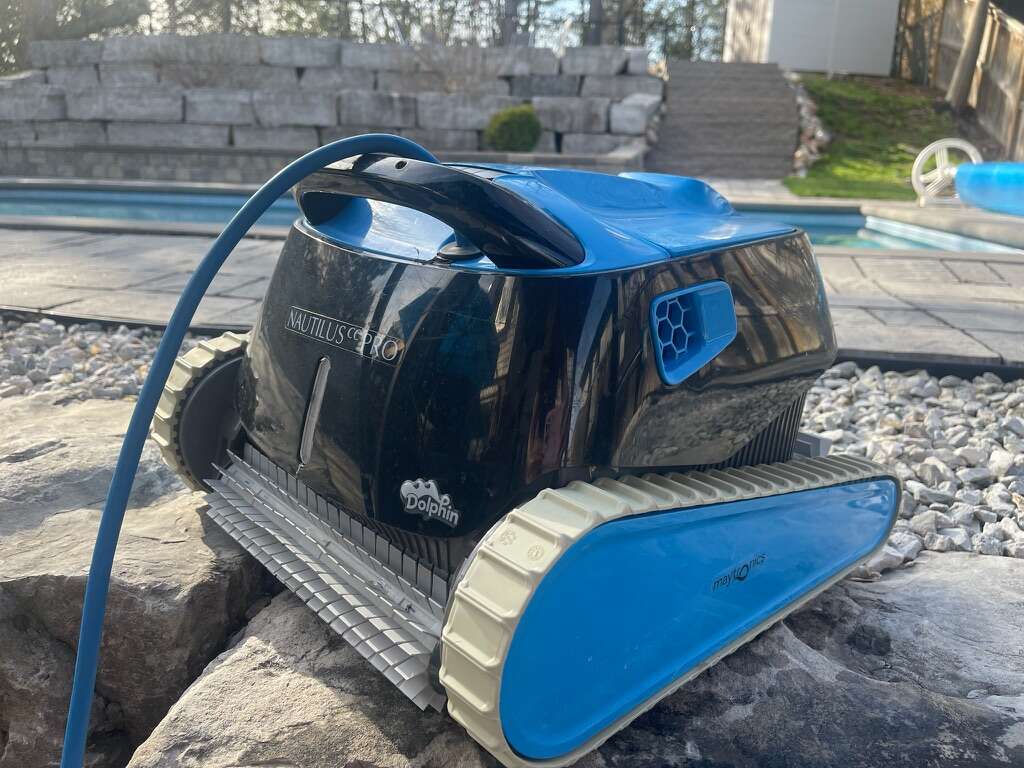 INCLUDED: iAquaLink pool automation system; WIFI robotic pool cleaner; Winter and Solar blankets!