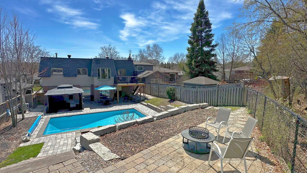 PRIVATE Conservation Ravine Lot/Salt Water In ground Pool!