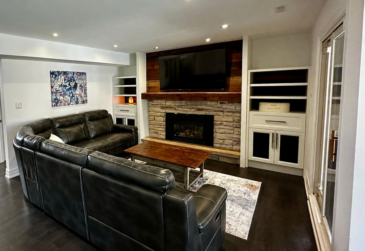 Sliding door walk-out from Open Concept Basement!