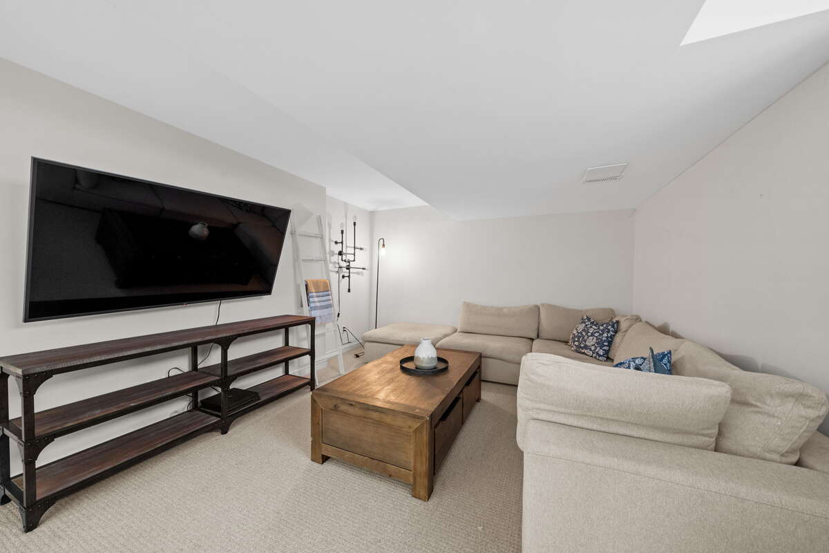 Beautifully Upgraded 4-Bedroom Home!