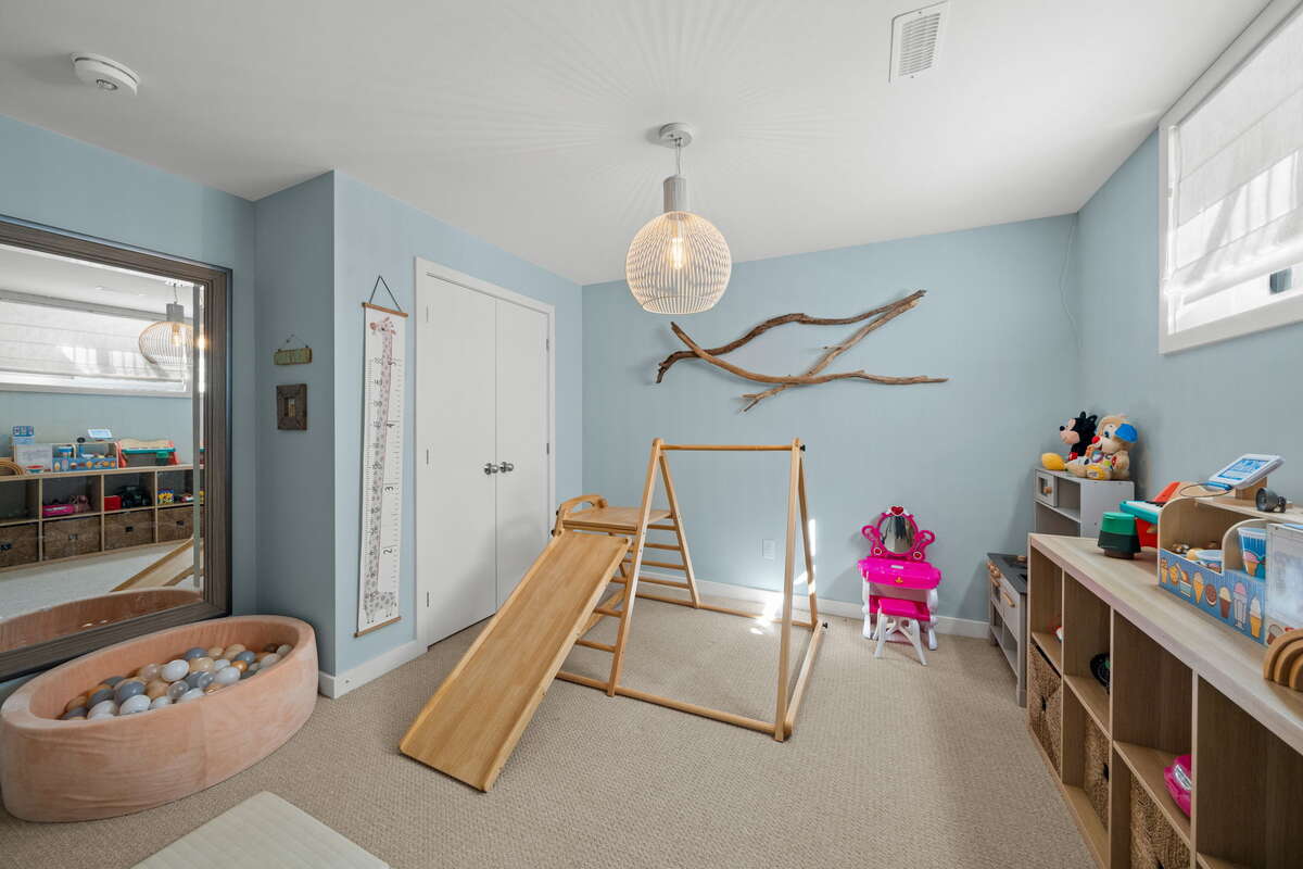 Beautifully Upgraded 4-Bedroom Home!