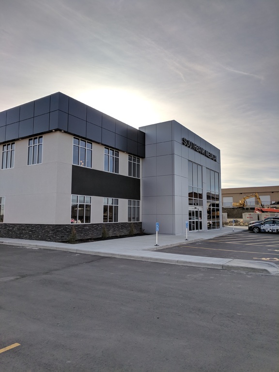  For Lease in Okotoks, 