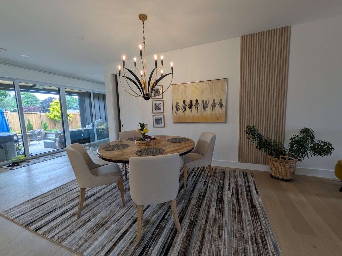 Bright, modern design, 3 bedroom bungalow 