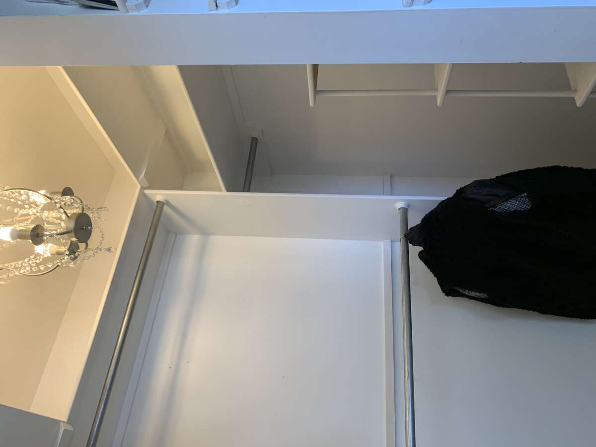 compactWalk-in closet master