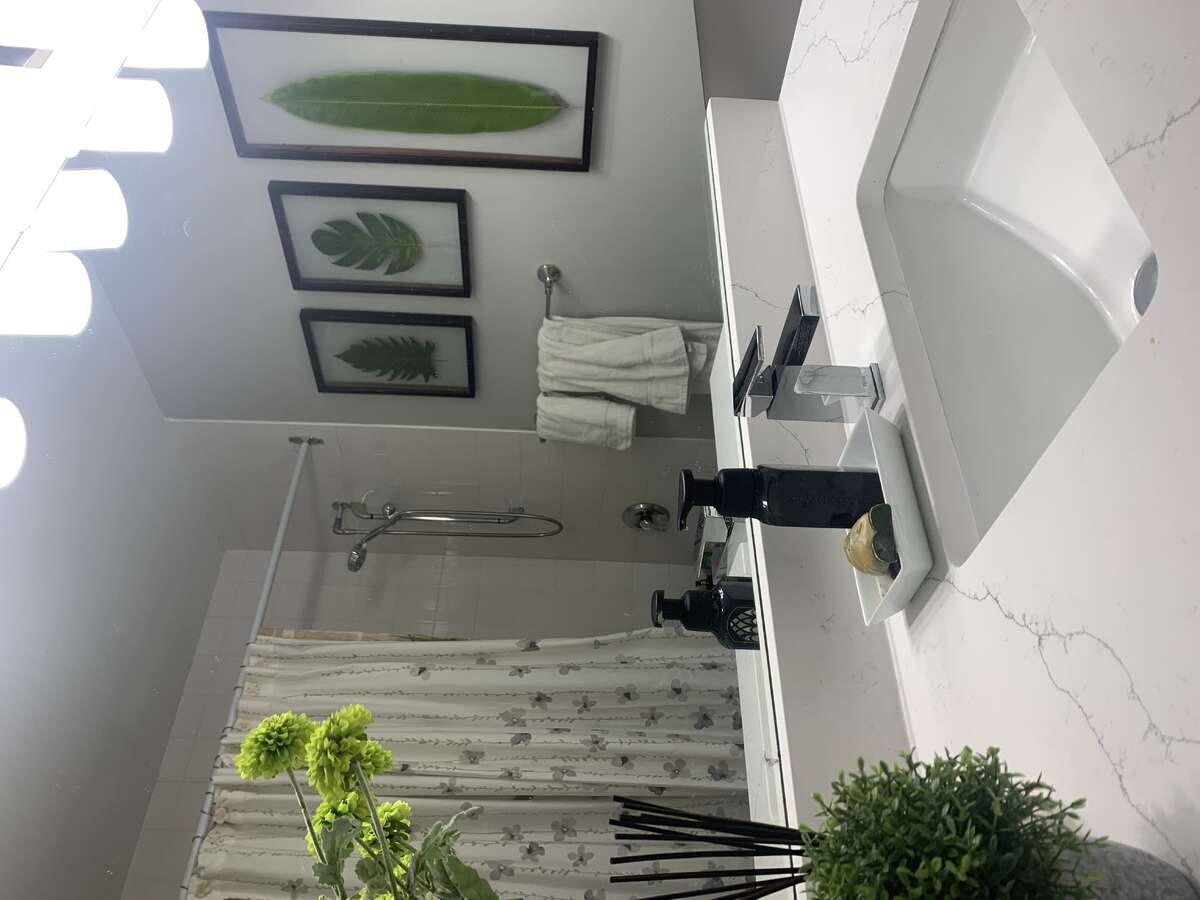 main four piece bathroom