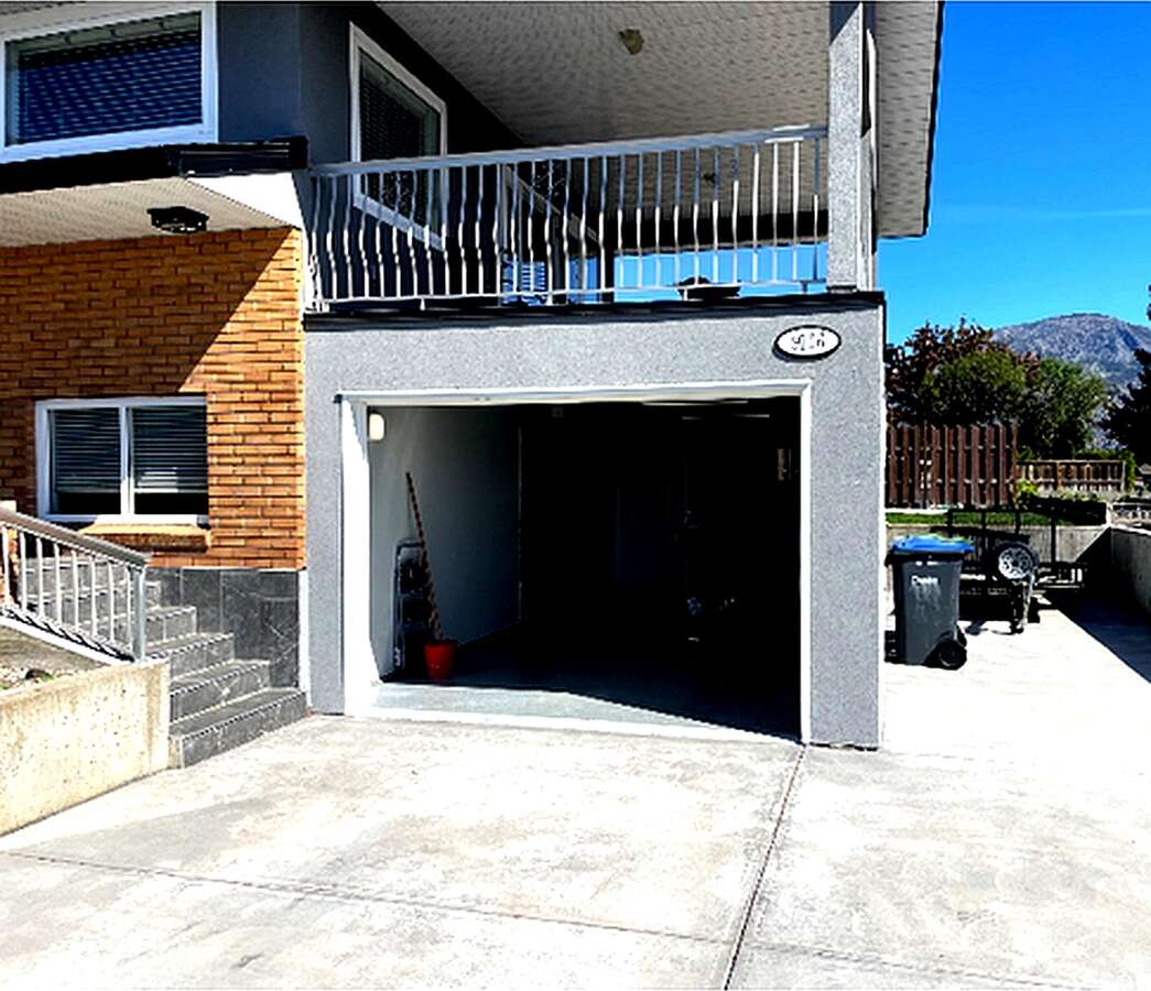 Home with mother in-law suite, shop ,garage