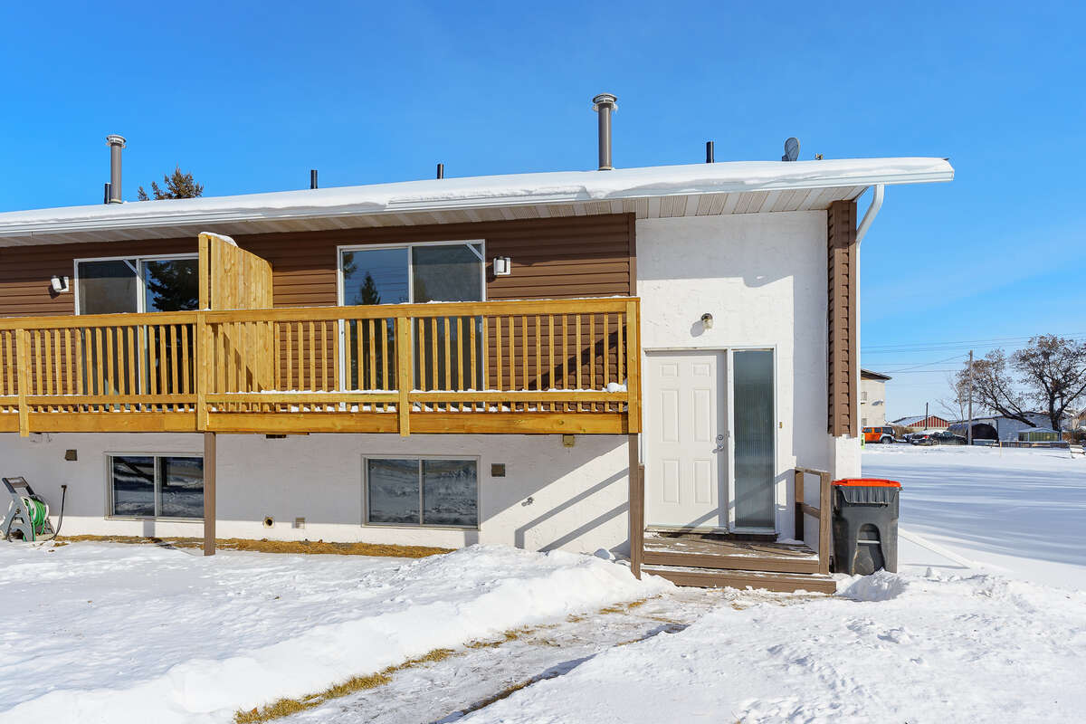 Half Duplex For Sale in Thorsby, AB - 3 bed, 1.5 bath