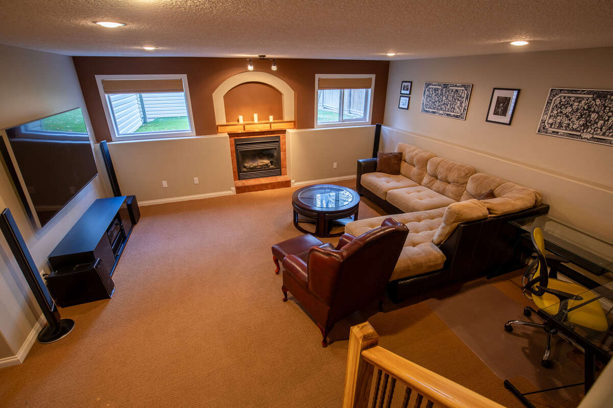 Spacious and cozy finished basement with large family room, full bath and 2 bedrooms