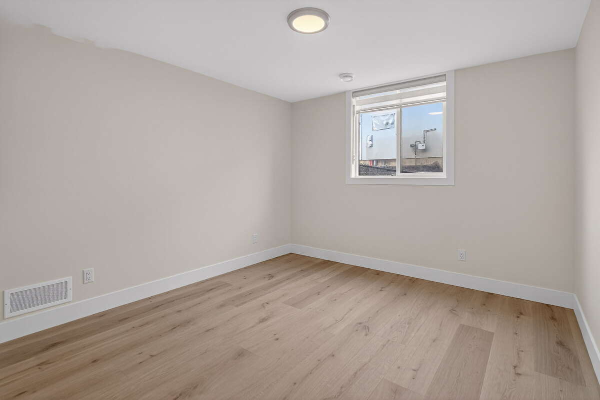 Downstairs Bedroom 1