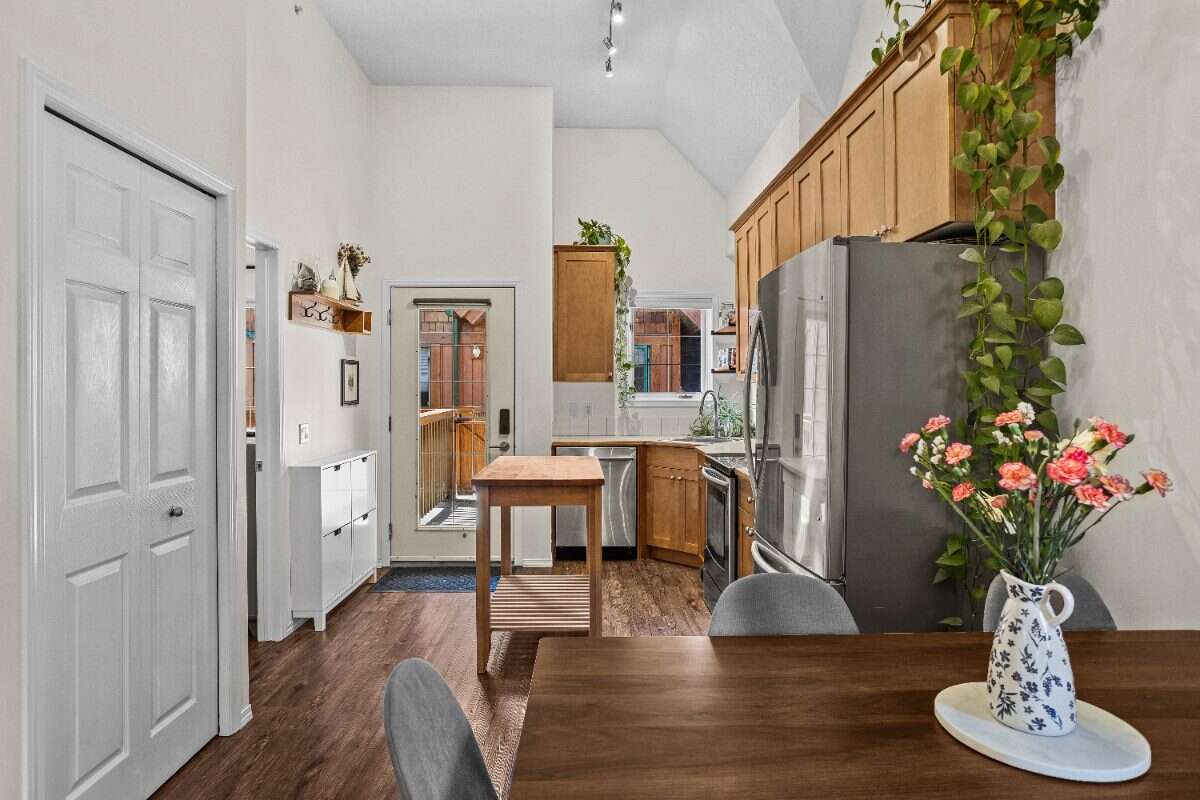 Bright 2-Bedroom Condo in Downtown Banff