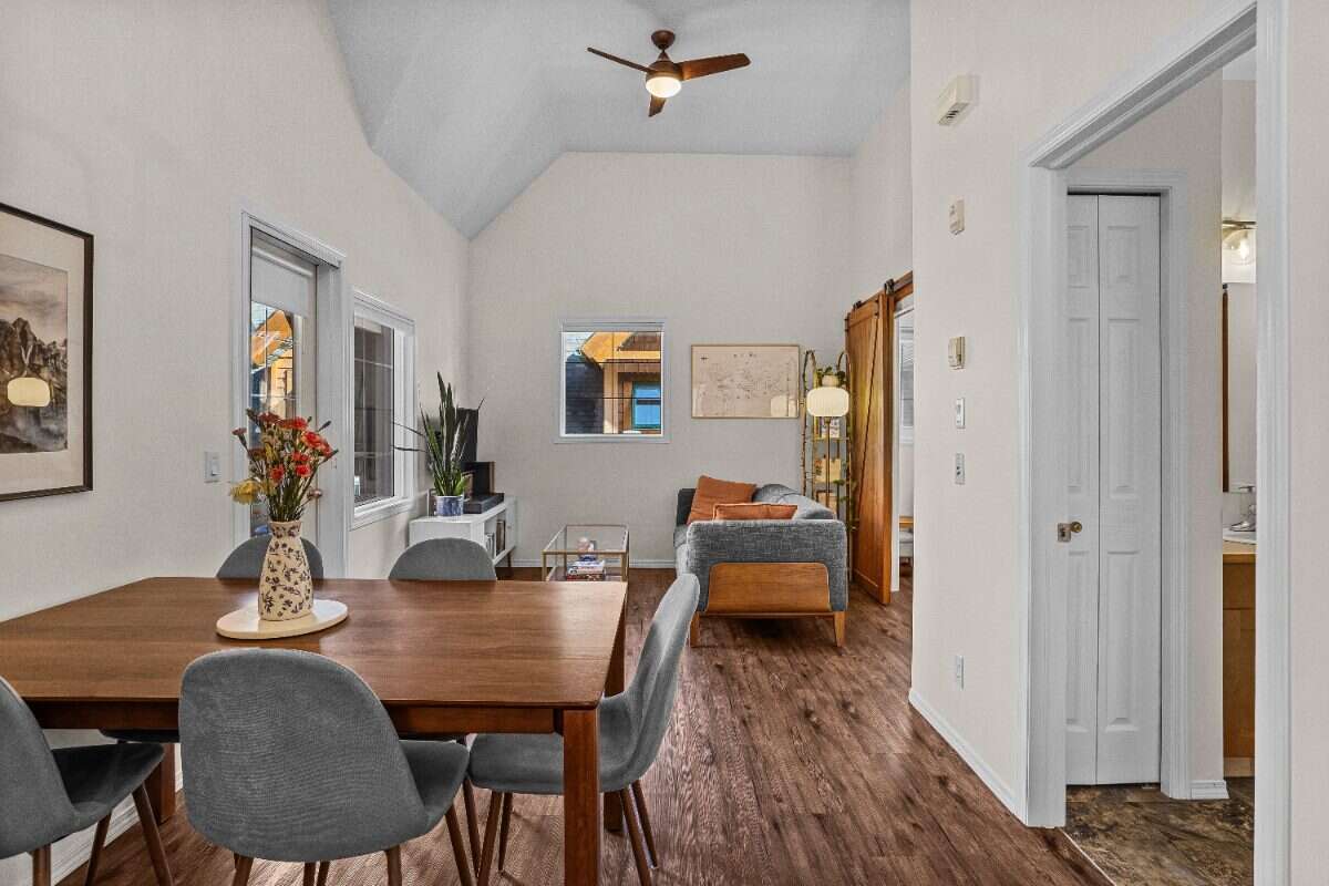 Bright 2-Bedroom Condo in Downtown Banff