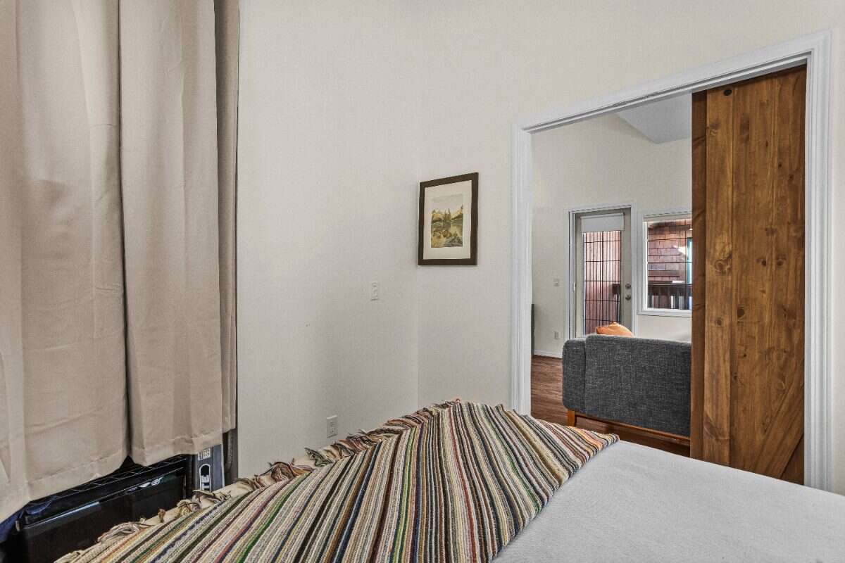 Bright 2-Bedroom Condo in Downtown Banff