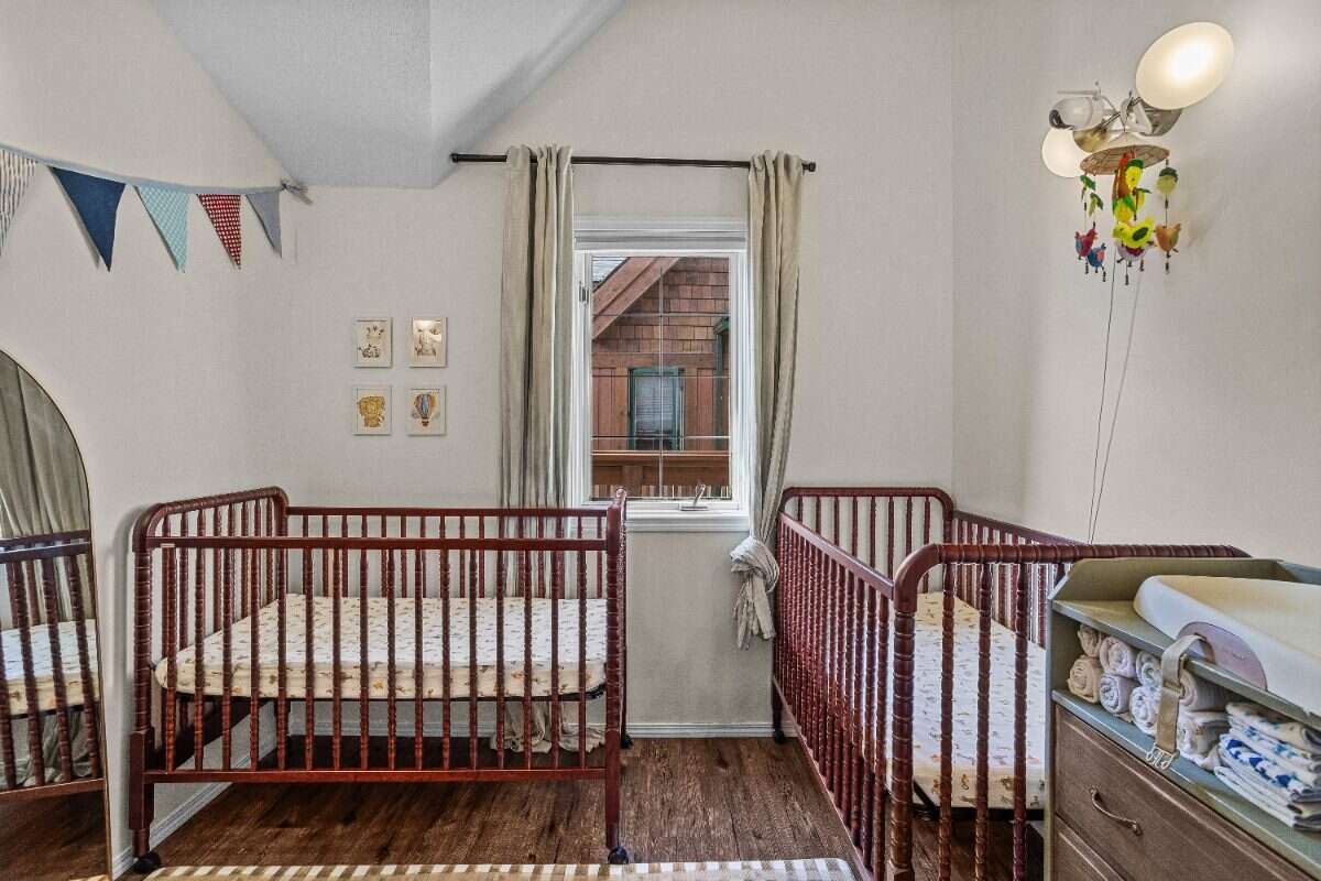 Bright 2-Bedroom Condo in Downtown Banff