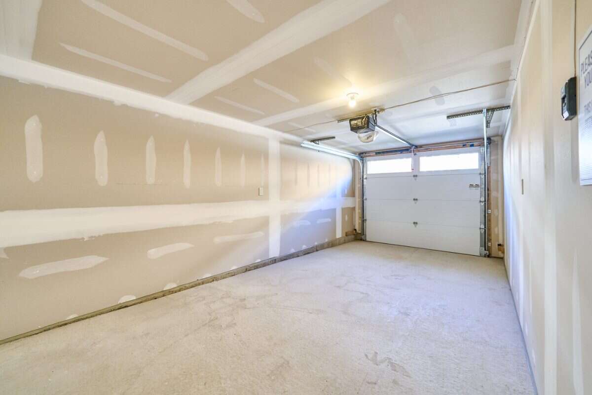 Move-In Ready 3-Bedroom End Unit in Newcastle