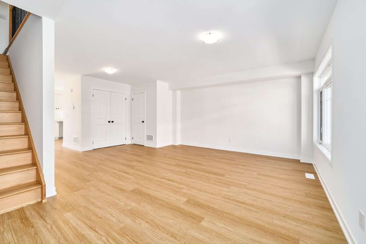 Move-In Ready 3-Bedroom End Unit in Newcastle