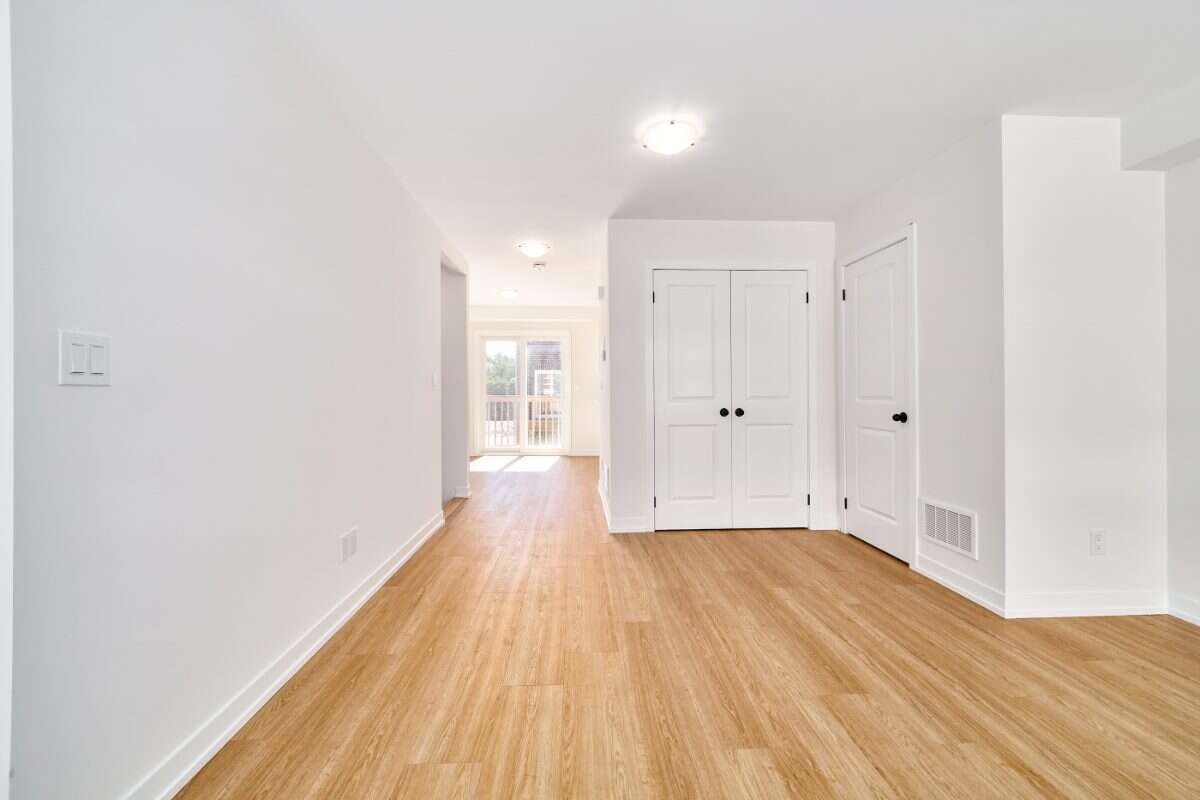 Move-In Ready 3-Bedroom End Unit in Newcastle