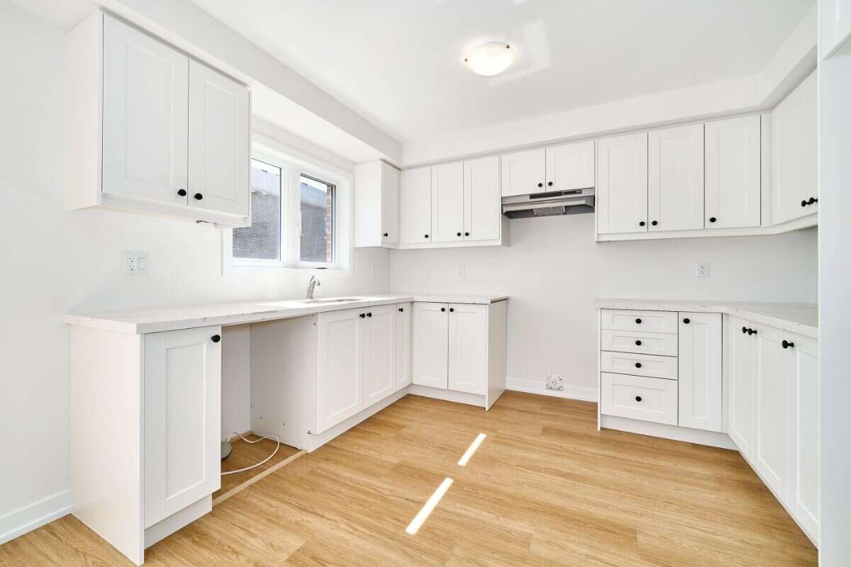 Move-In Ready 3-Bedroom End Unit in Newcastle