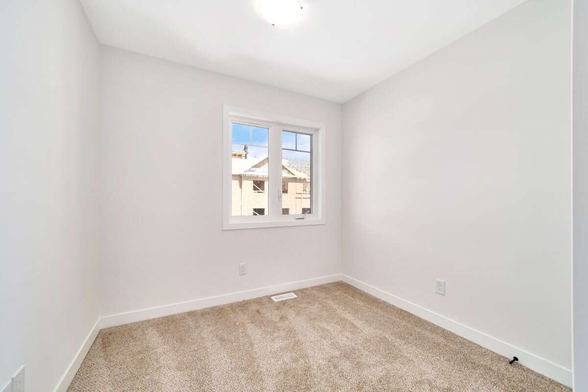 Move-In Ready 3-Bedroom End Unit in Newcastle
