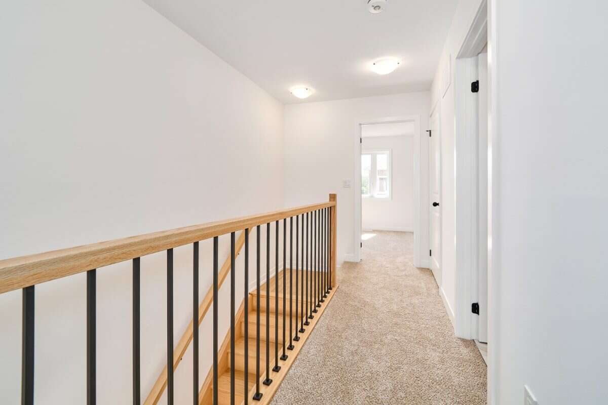 Move-In Ready 3-Bedroom End Unit in Newcastle