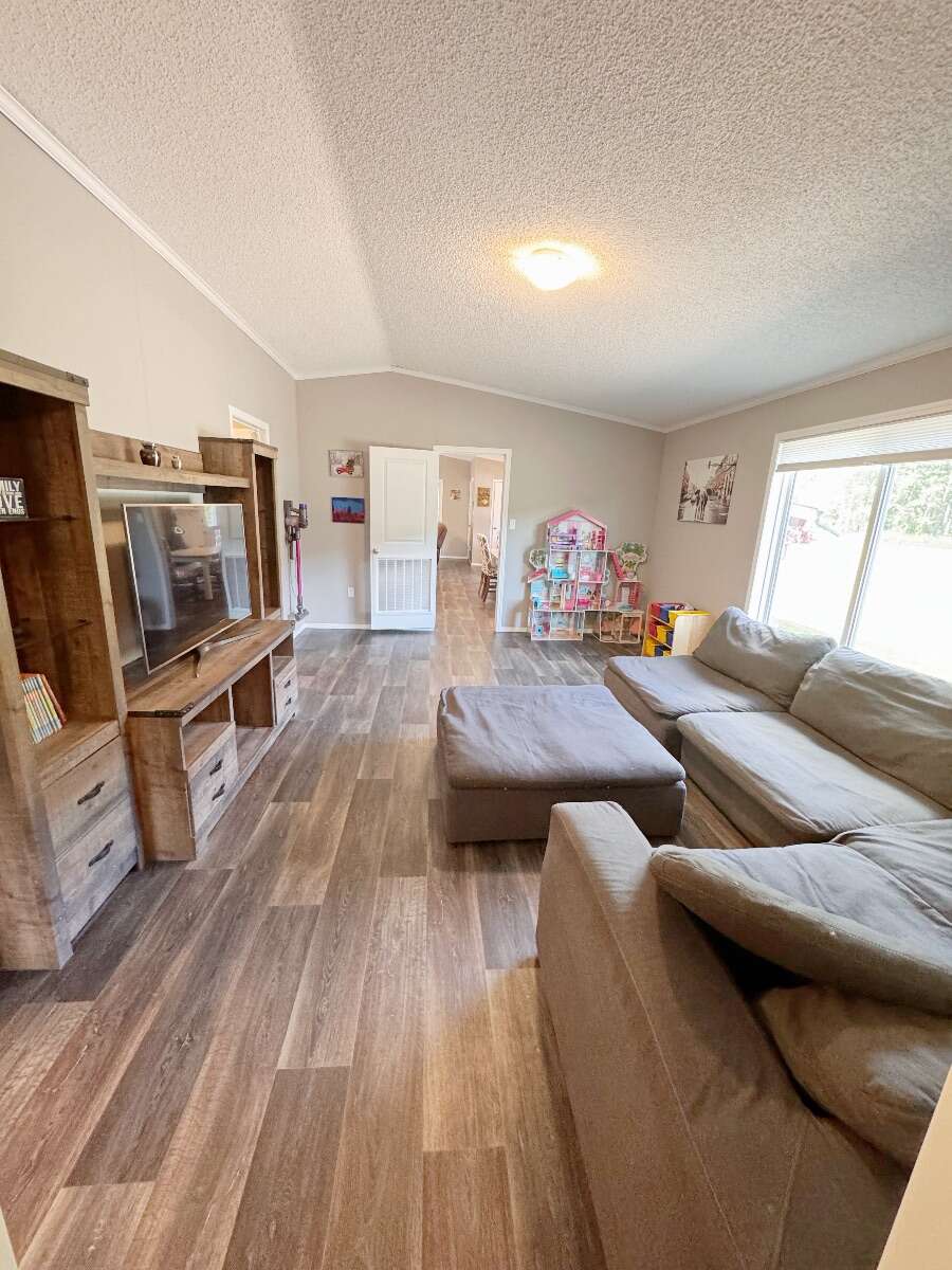 Rural Acreage With Spacious Home & Commercial Shop