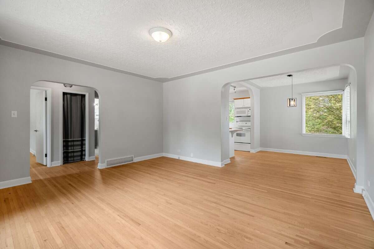 Inner city home & lot on Park suited for building!
