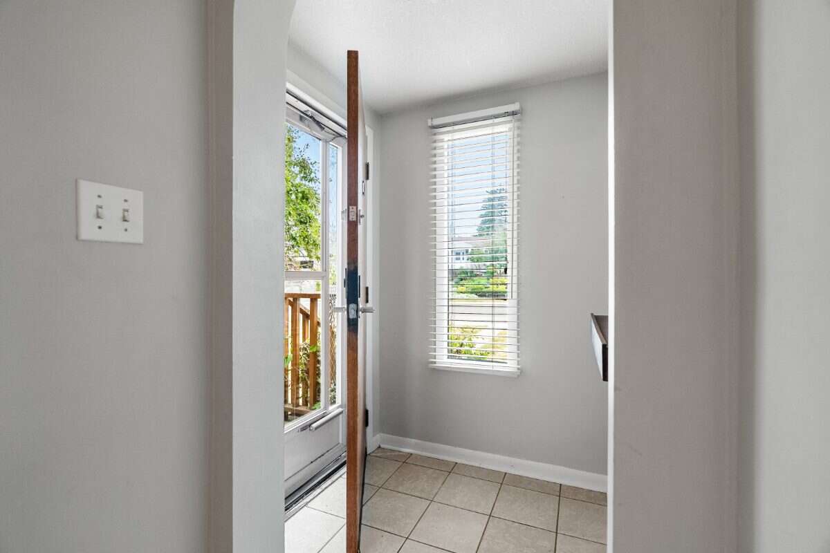 Inner city home & lot on Park suited for building!