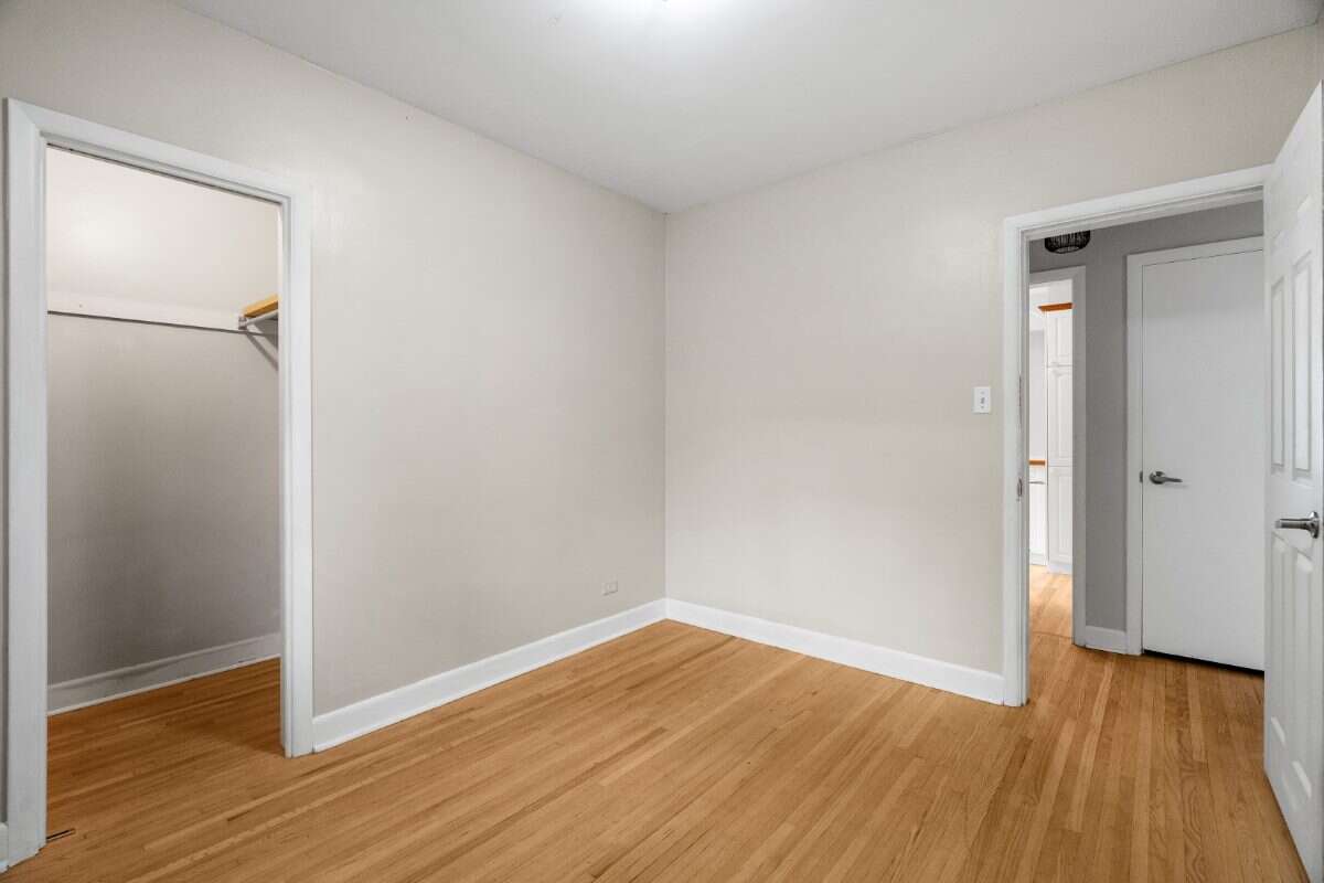 Inner city home & lot on Park suited for building!