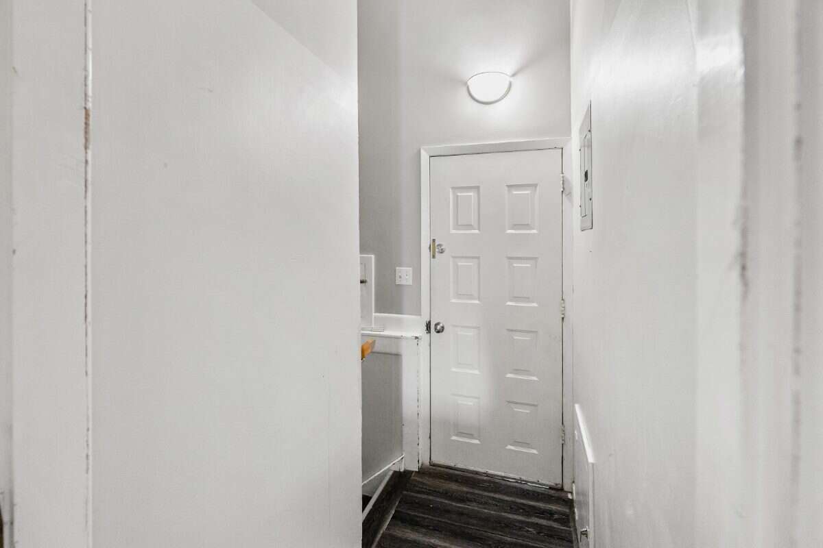 Inner city home & lot on Park suited for building!