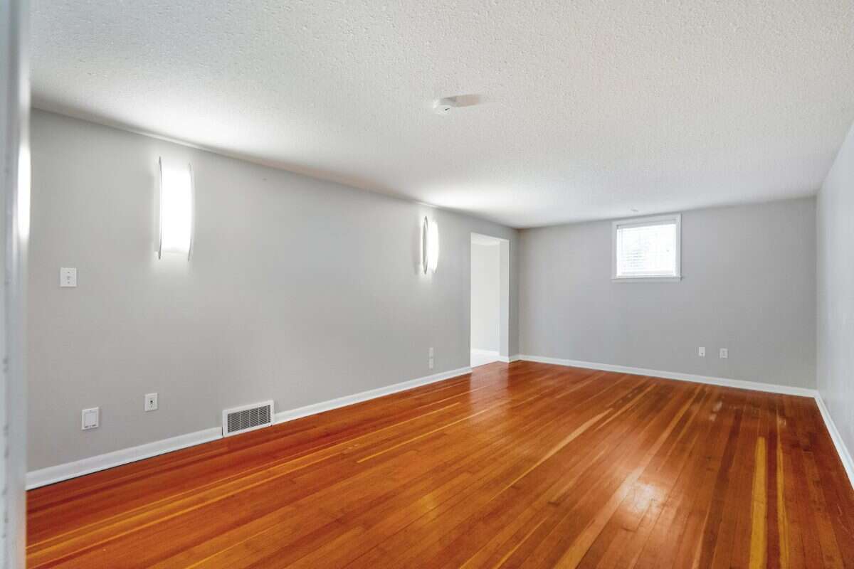 Inner city home & lot on Park suited for building!