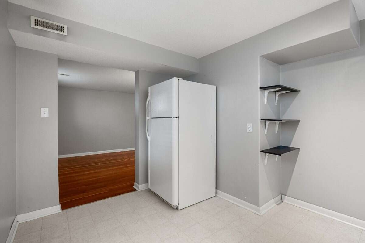 Inner city home & lot on Park suited for building!