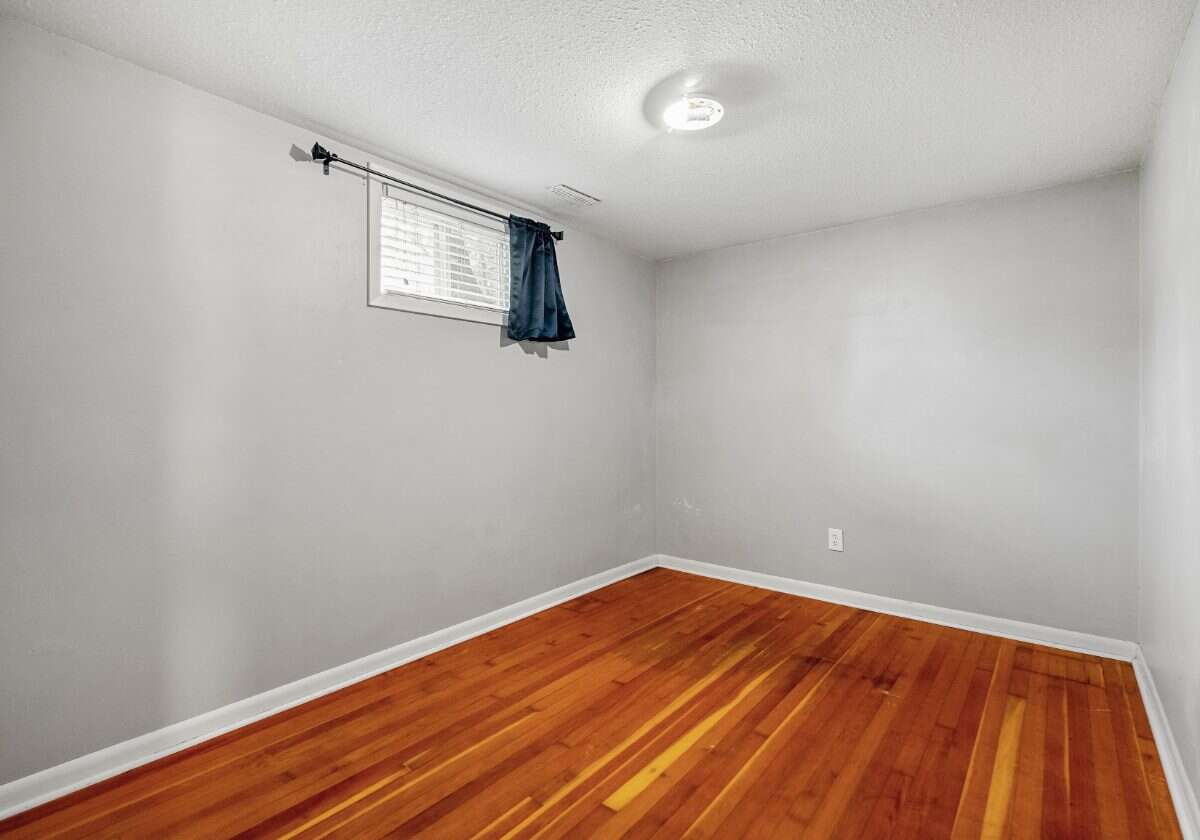Inner city home & lot on Park suited for building!